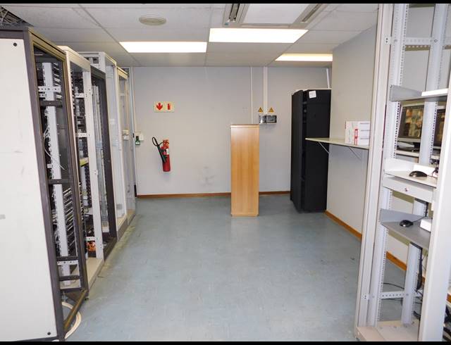 5,047M² OFFICE TO LET IN FERNDALE